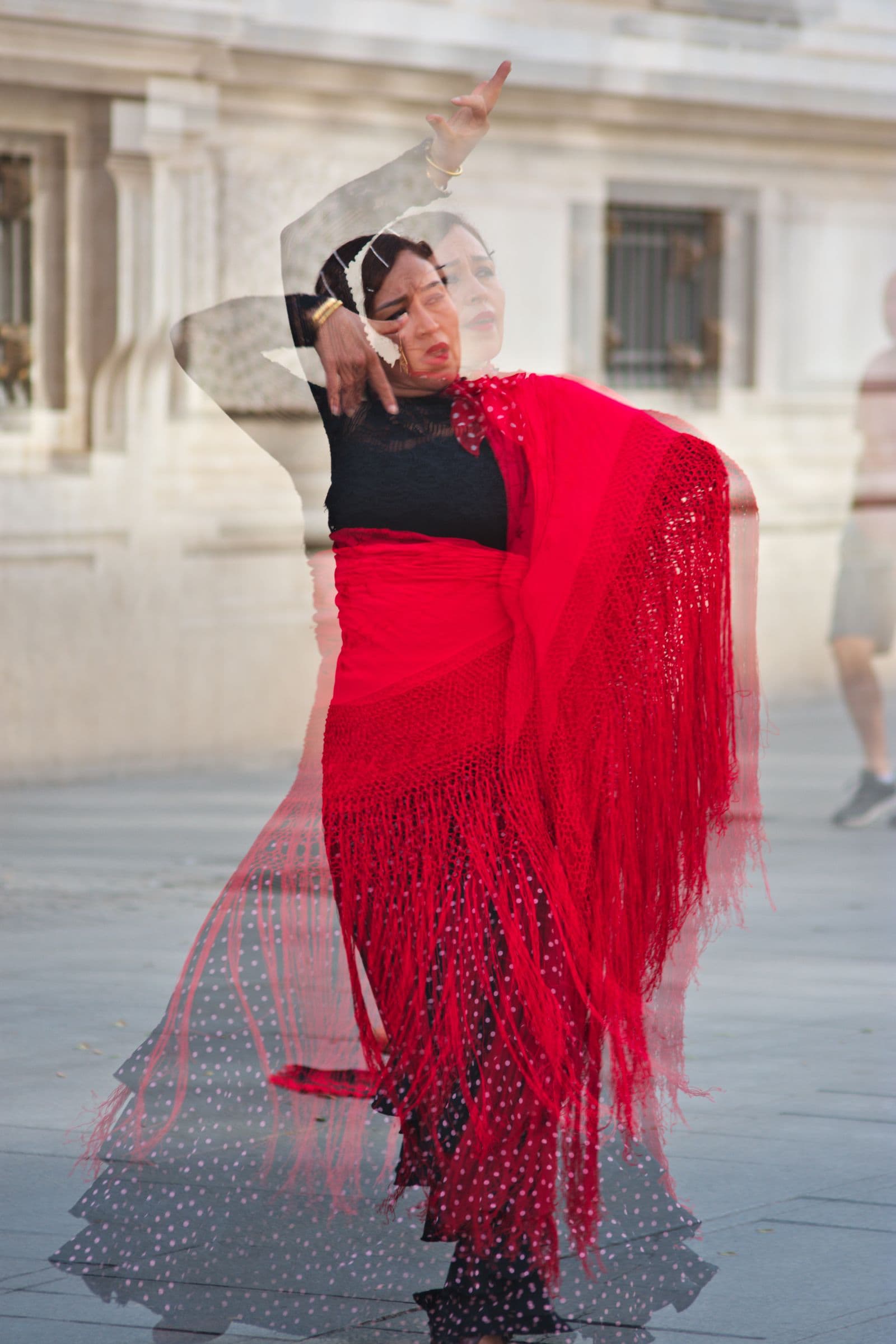 ¿Qué hacer en Granada en verano? 7 planes para vivir la ciudad de verdad — Disfrutar de un espectáculo de flamenco puro